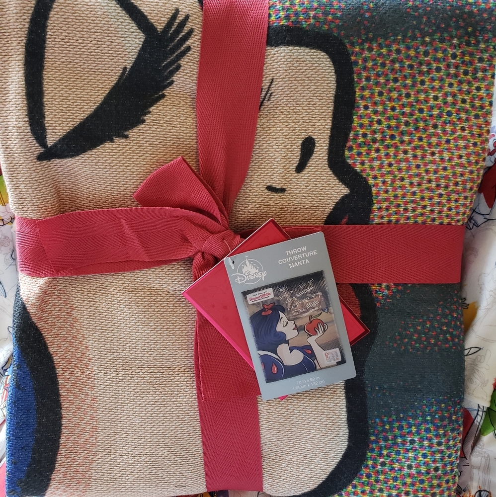 Snow White Throw Blanket